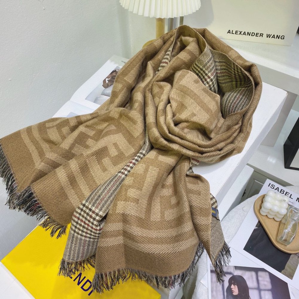 💎✨AUTHENTIC✨💎Fendi scarf